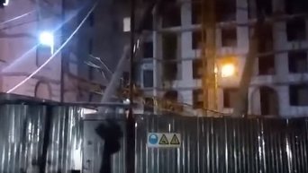 В Одессе упал башенный кран. Видео